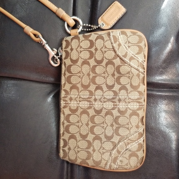 Coach wristlet - Picture 2 of 3